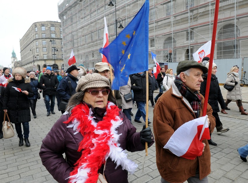 "Marsz w obronie demokracji" przeszedł ulicami Warszawy