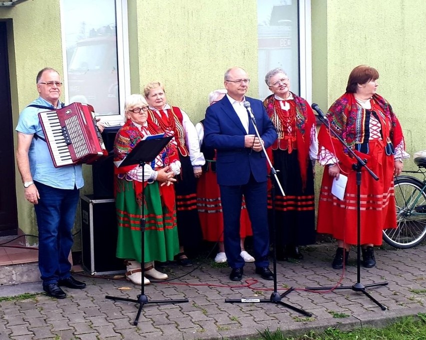 Festyn rodzinny w Rogowie z konkursami, pokazami, muzyką. Kto wygrał rower? [ZDJĘCIA]