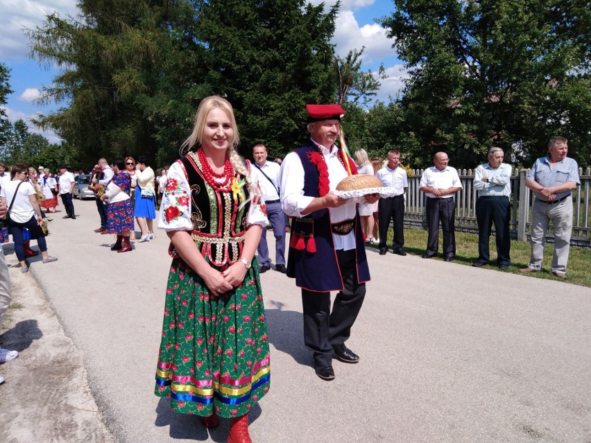 Dożynki gminy Chmielnik w Ługach. Mieszkańcy pięknie dziękują za plony - zobaczcie zdjęcia 