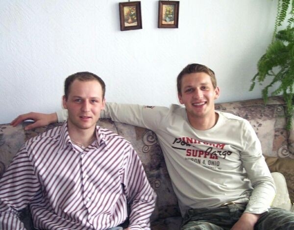Grzegorz Nalepa (z lewej) ze &quot;słynnym&quot; bratem Maciejem. Czy będzie o nich jeszcze głośno?