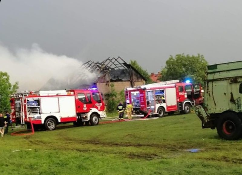 Burze w województwie podlaskim. Budynki płonęły od uderzeń piorunów