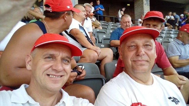 Trenerzy Zdzisław Perepiczko z Buska Zdroju i Grzegorz Furmanek z Kielc na stadionie w Berlinie, na którym znakomicie radzą sobie reprezentanci Polski.