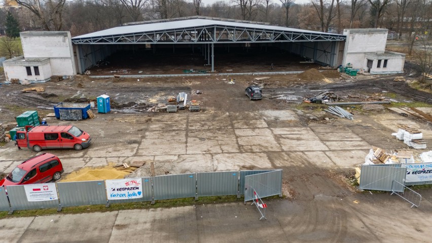 Kraków. "Heksagon" wielki hangar w Czyżynach w budowie. Ma być gotowy w tym roku