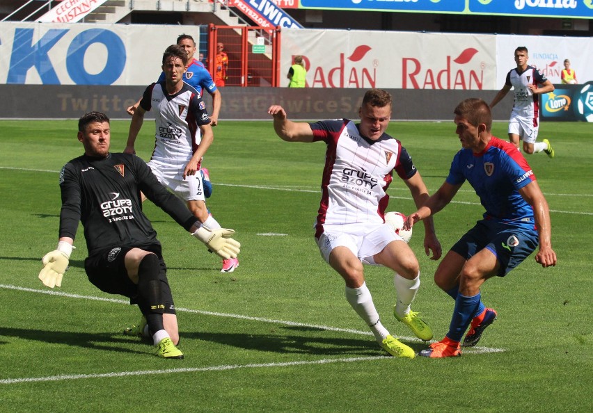 Piast Gliwice - Pogoń Szczecin 1:2.