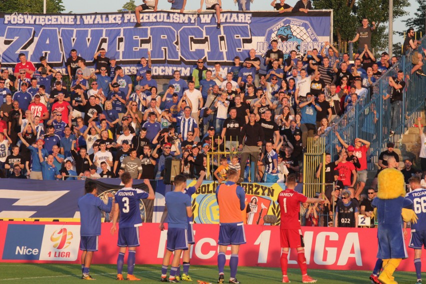 Ruch Chorzów - GKS Katowice 1:0. Tak cieszyli się kibice i piłkarze Niebieskich ZDJĘCIA