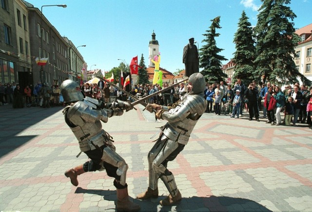 Województwo podlaskie 20 lat temu. Kogut na sołtysa, walki rycerzy na rynku, dynia gigant