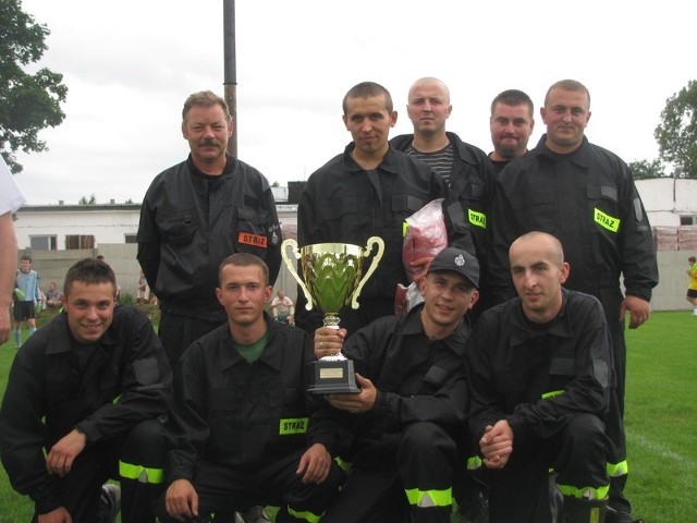 Zwycięzcy zawodów pożarniczych &#8211; drużyna Ochotniczej Straży Pożarnej z Odrzywolu.