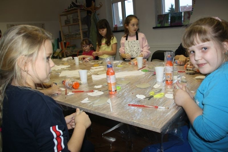 Radziejowski Dom Kultury: Glina, papier, wiklina... pomagają rozwijać plastyczne talenty 