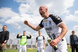 Sandecja bliżej ekstraklasy. Kolejarz Stróże walczy o utrzymanie [Terminarz]