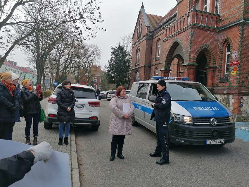 "Ludziom pomagamy a sami biedę mamy" - pikieta pracowników...