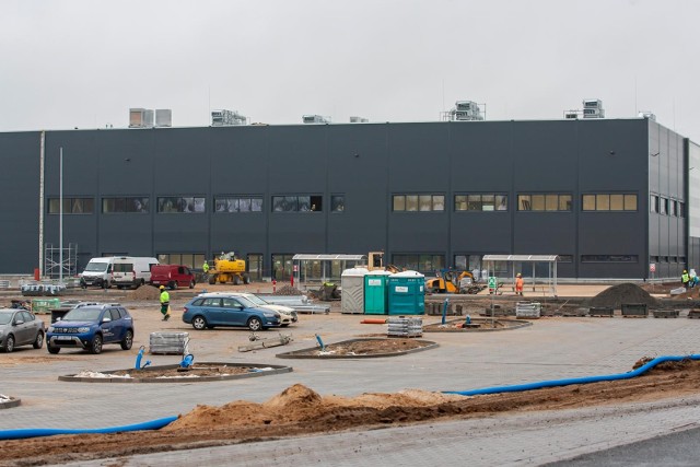 Budowa centrum dystrybucyjnego Zalando w Białych Błotach ma zostać ukończona w marcu tego roku. Zatrudnienie znaleźć ma tu docelowo nawet 800 osób.