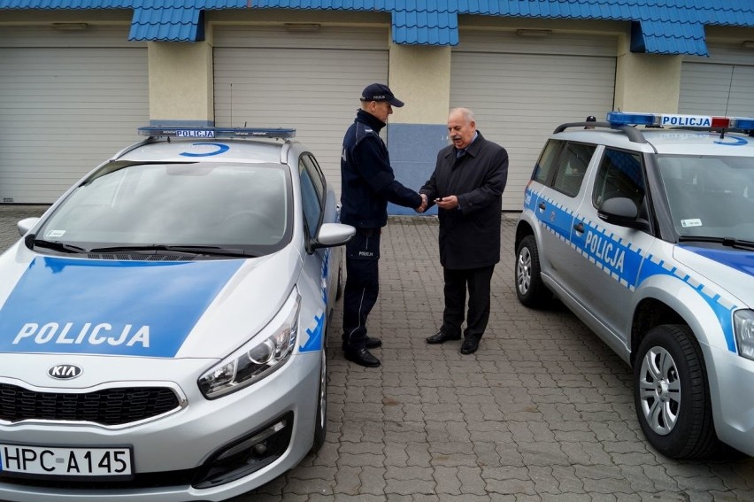 Nowe radiowozy dla policjantów z Kruszwicy i Inowrocławia [zdjęcia]