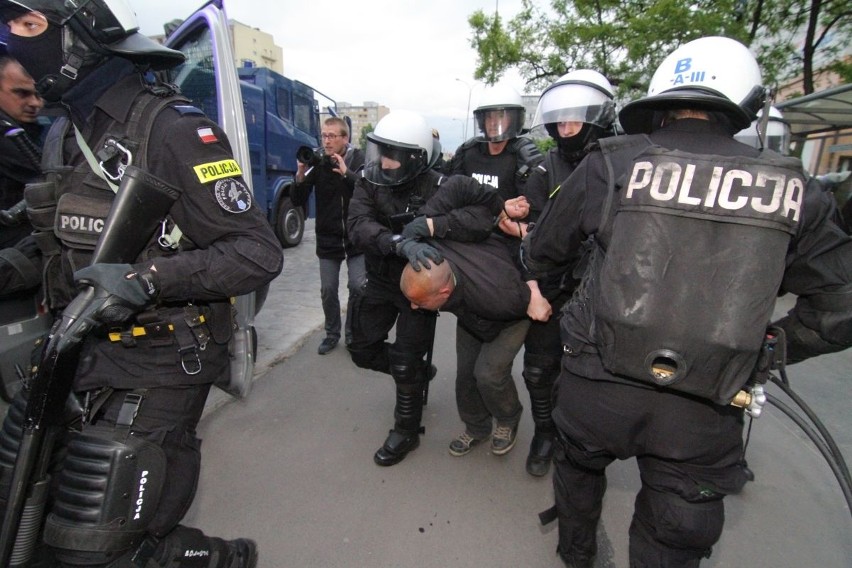 Protest przed komisariatem na Trzemeskiej we wtorek...