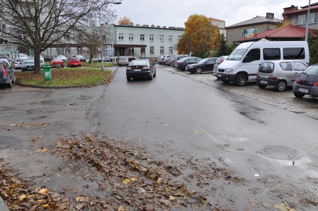 Remont ulicy Schinzla został zgłoszony przez mieszkańców do budżetu obywatelskiego. W tym roku nie zostanie jednak wykonany.