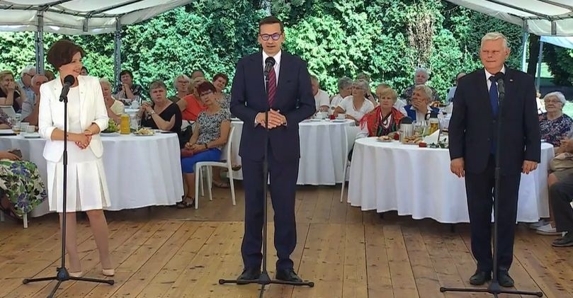 Premier Mateusz Morawiecki w Solcu nad Wisłą. Szef rządu podpisał rozporządzenia dotyczące czternastych emerytur