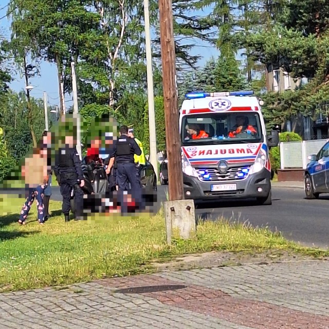 Wypadek miał miejsce w Rybniku na ulicy Racławickiej. Kierujący skodą jechali w stronę ulicy Sportowej.