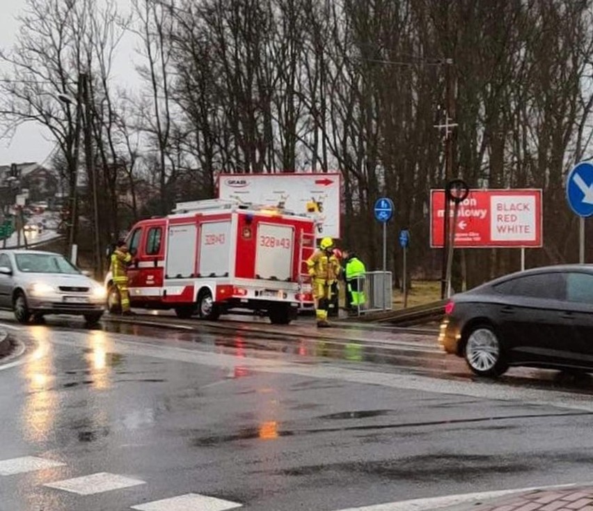 Wypadek w Zabierzowie na krajówce. Na skrzyżowaniu zderzyły się dwa auta