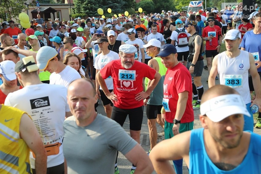 Maraton Szczeciński 2018: pół tysiąca biegaczy! [DUŻO ZDJĘĆ, WIDEO]