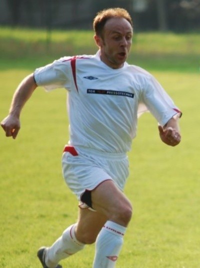 Rafał Tomaszewski zdobył gole dla obu drużyn.
