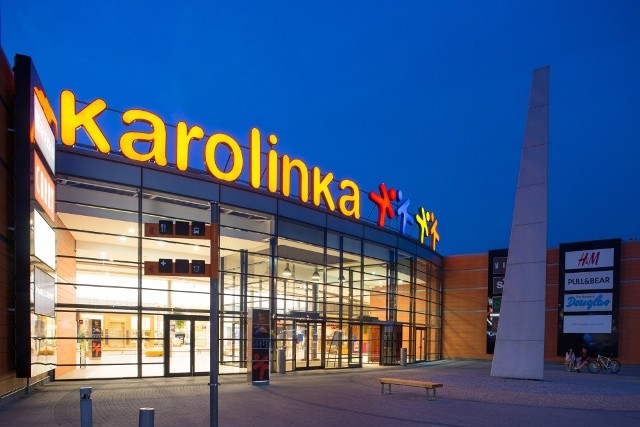 Szóste urodziny CH Karolinka. Będzie LemON i Patrycja MarkowskaLiczące 79 000 m2 powierzchni całkowitej Centrum Handlowe Karolinka stanowi najbardziej charakterystyczny punkt opolskiego Zaodrza.