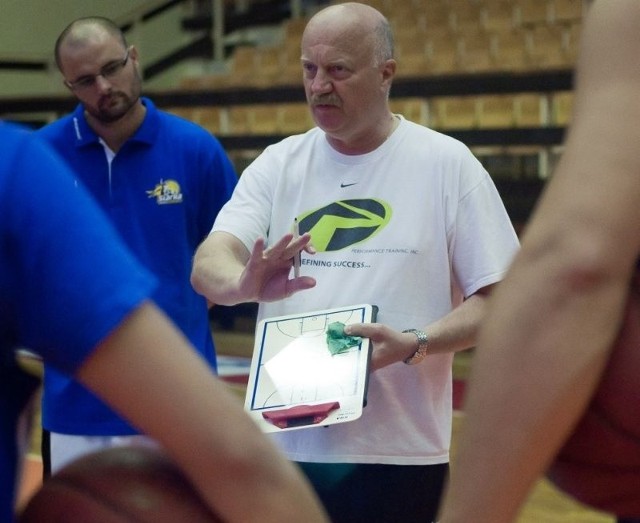Leszek Marzec jest nowym trenerem koszykarzy Stabillu Jezioro Tarnobrzeg. Zastąpił na tym stanowisku Dariusza Szczubiała.