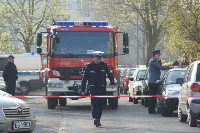 W poniedziałek nad ranem w Sieradzu mężczyzna zastrzelił żonę, po czym popełnił samobójstwo.