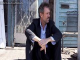 Hugh Laurie, serialowy dr House śmieje się z piłkarzy Barcelony [wideo]