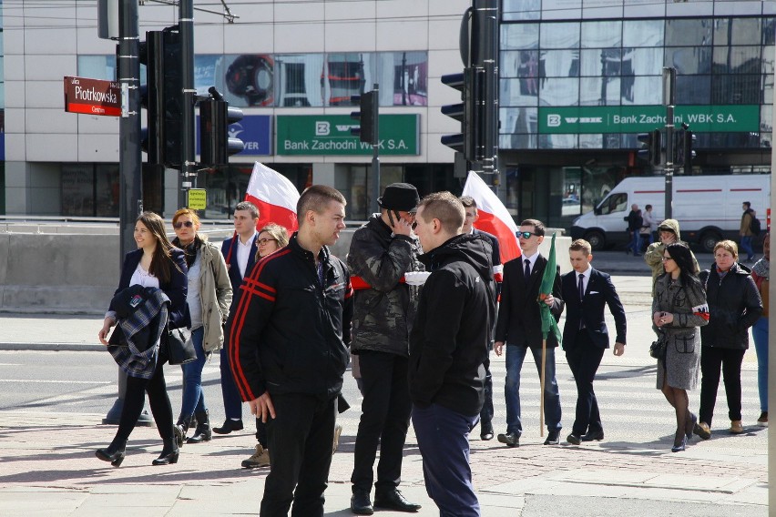 Marsz Młodzieży Wszechpolskiej "Łódź Przeciw Nielegalnym Imigrantom" [ZDJĘCIA,FILMY]
