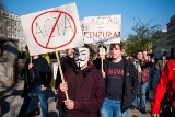 Poznań: Manifestacja STOP Acta 2. Protestujący nie godzą się na cenzurę internetu [ZDJĘCIA, WIDEO]