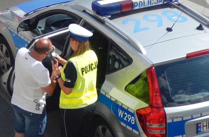 Wypadek w centrum Świnoujścia. Auto potrąciło kobietę