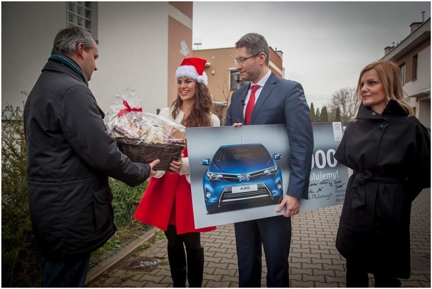 Auris Hybrid pojawił się w polskiej ofercie marki w 2010...