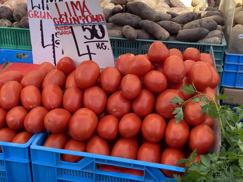 Świeże warzywa i owoce na kieleckich bazarach. Jakie były ceny w piątek 22 września?