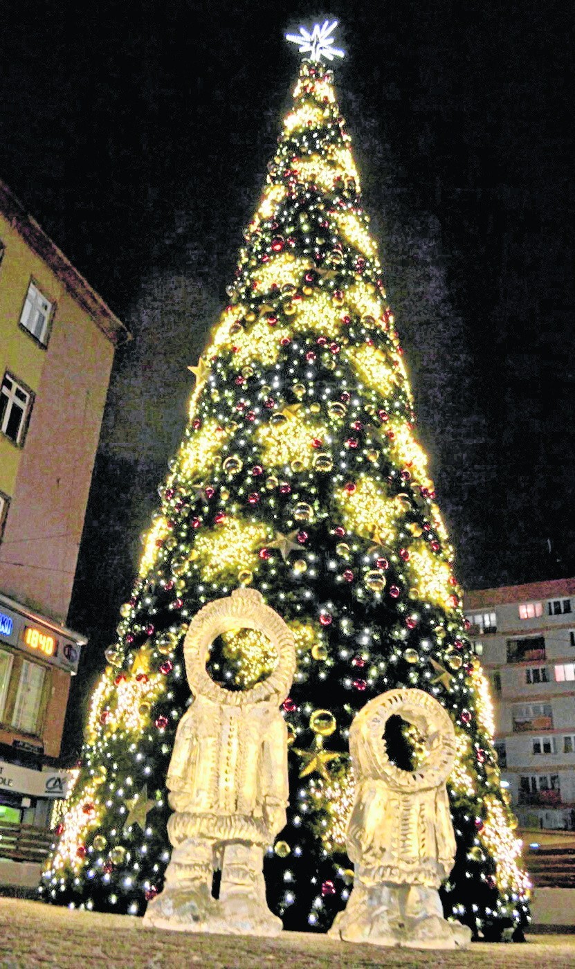 Świąteczne iluminacje mają stworzyć nastrój Bożego...