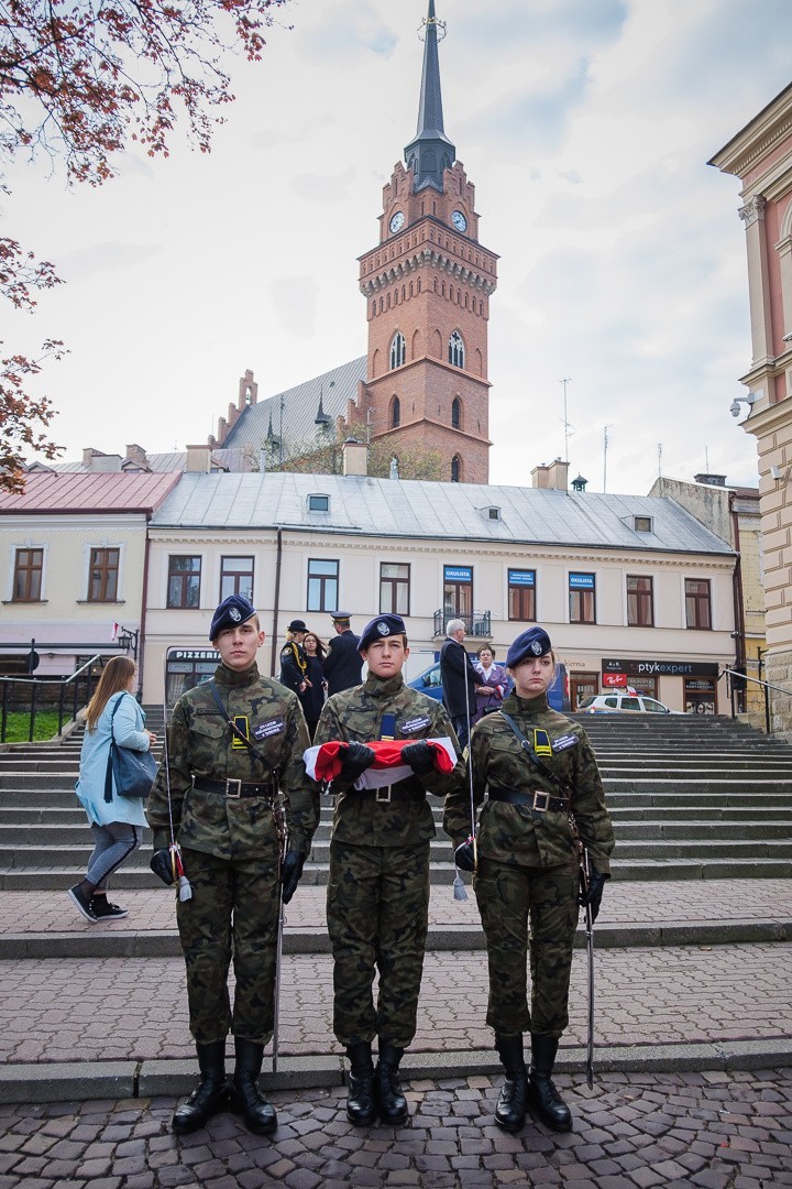 Tarnów. Dzień Flagi Rzeczypospolitej Polskiej [ZDJĘCIA]