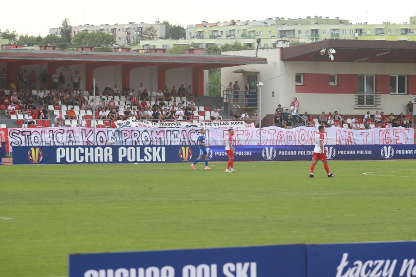 W 1/32 finału Fortuna Pucharu Polski 1-ligowa Apklan Resovia...