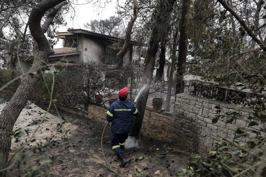 Spustoszone przez pożar miasteczko Mati