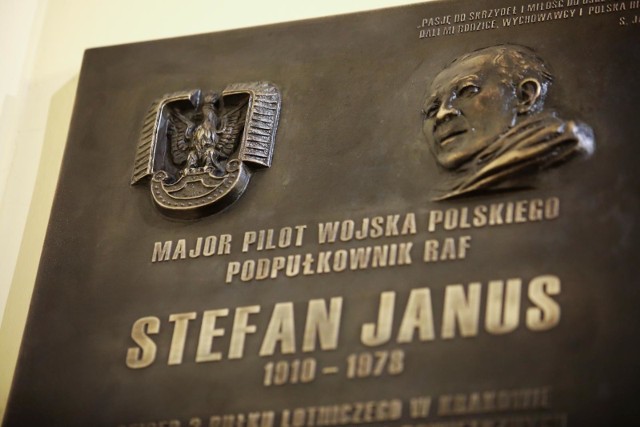 Tablica poświęcona Stefanowi Janusowi