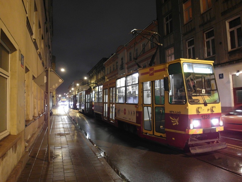 Wypadek na Zielonej w Łodzi. Pieszy potrącony na pasach [ZDJĘCIA]