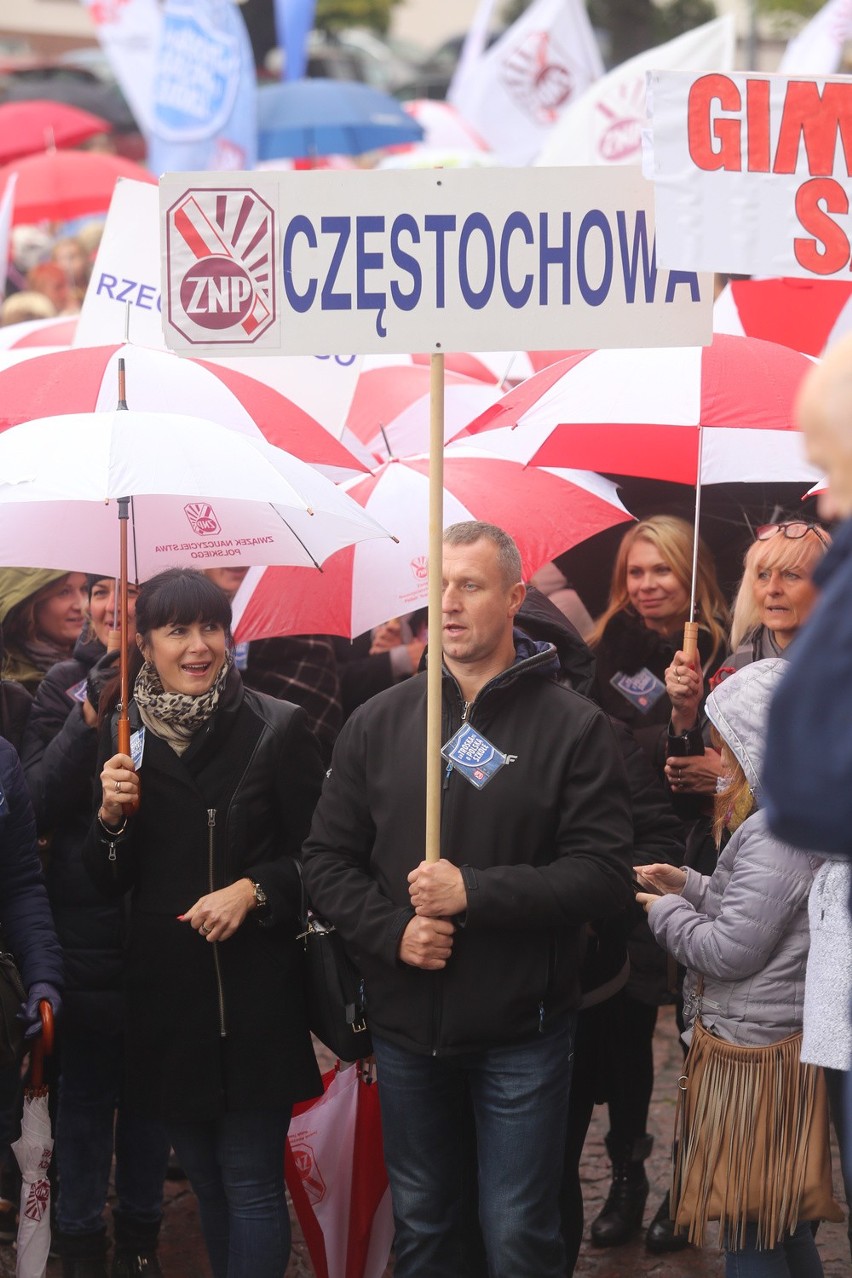 Protest nauczycieli w Katowicach