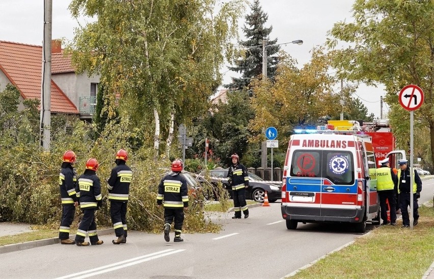 Wypadek na ul. Staropoznańskiej w Inowrocławiu. Policja apeluje o ostrożną jazdę 