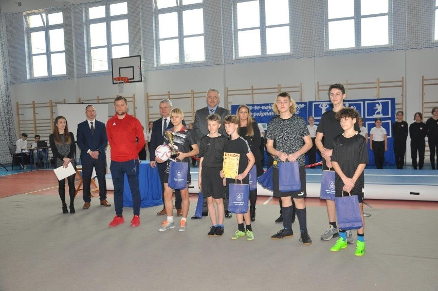 Zwycięska drużyna ze Szkoły Podstawowej w Lusinie