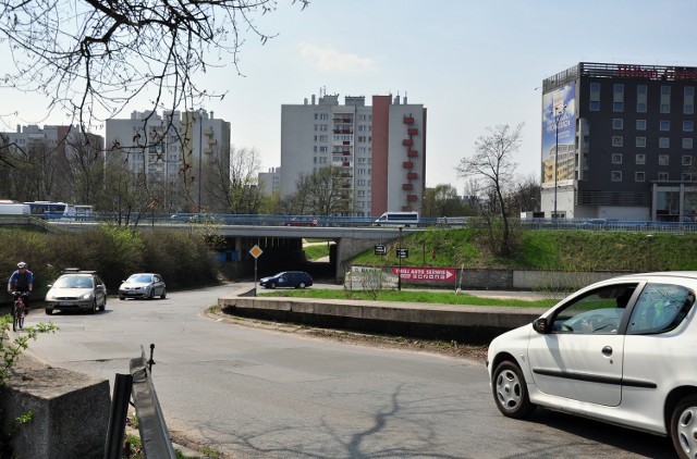 Przejazd pod hotelem Forum ma być szerszy, zyskać chodniki i ścieżkę rowerową