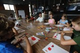 Siemianowickie Centrum Kultury organizuje z AIESEC zajęcia dla dzieci po angielsku. Prowadzą je wolontariusze z zagranicy