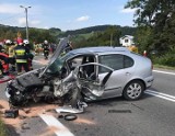 Wypadek na DW 969. W Kadczy zderzyły się dwa auta. Trzy osoby w szpitalu