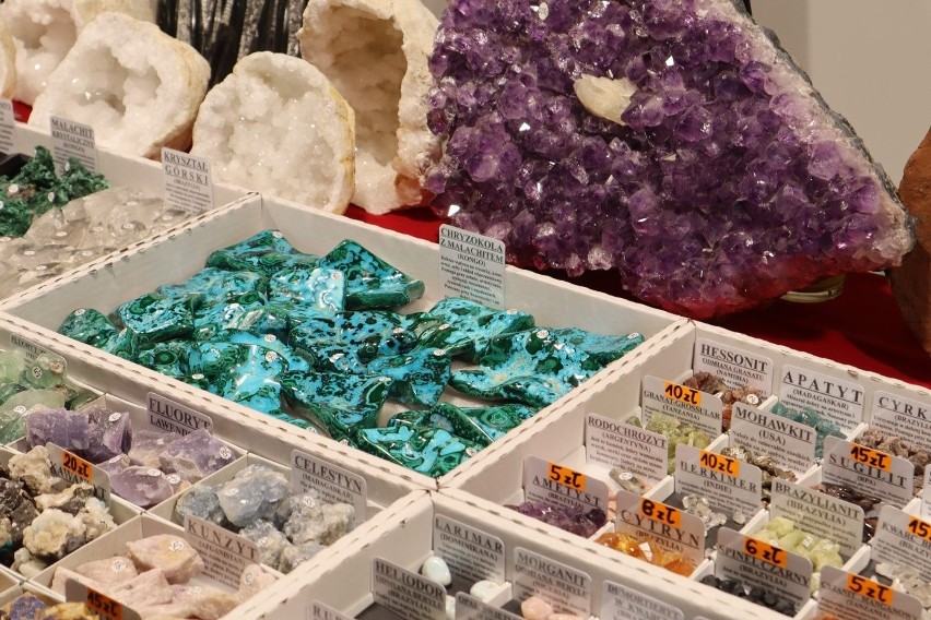 Festiwal Minerałów i Biżuterii odbywa się w sobotę i w niedzielę EC-1 Unikatowa biżuteria wykonana techniką mikromozaiki 
