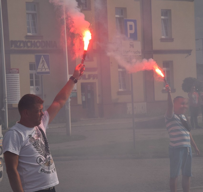 Zapalili flary w Godzinę W w Skarżysku