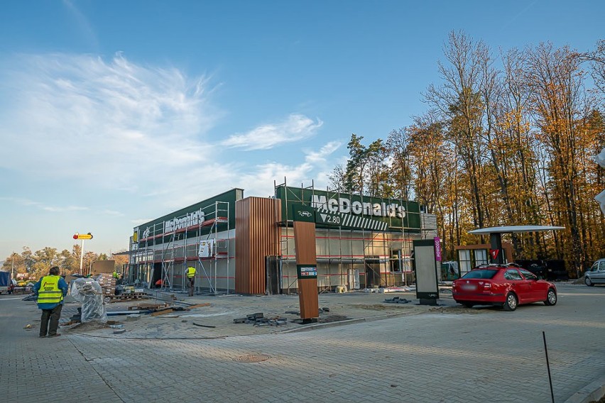 McDonald’s w Starym Sączu już prawie gotowy. Firma rekrutuje pracowników [ZDJĘCIA]