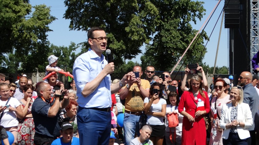 Premier Morawiecki w Mroczy: - 500 plus to program, który ma budować polskie rodziny 