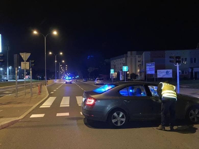 Białystok. Wypadek na Zielonogórskiej. Pijany kierowca potrącił na pasach mężczyznę z 9-letnim synkiem i uciekł. Kończy się proces