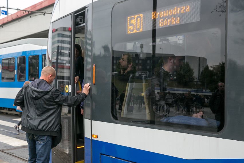 Kraków jest liderem w... cięciu kursów pojazdów MPK